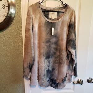 NEW CUPIO, tye dyed, knit,  long sleeve,  ruffled hem‎ top, 1X, 2X